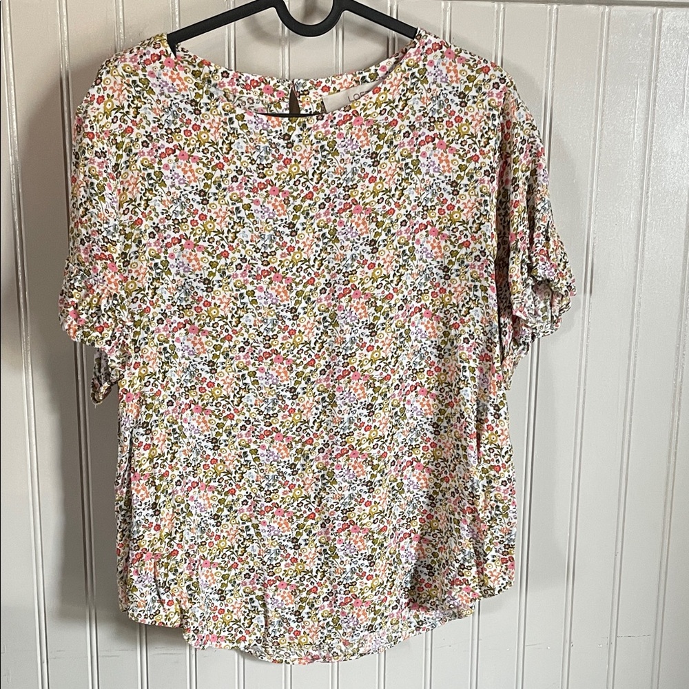 Loft floral flutter sleeve blouse, size M